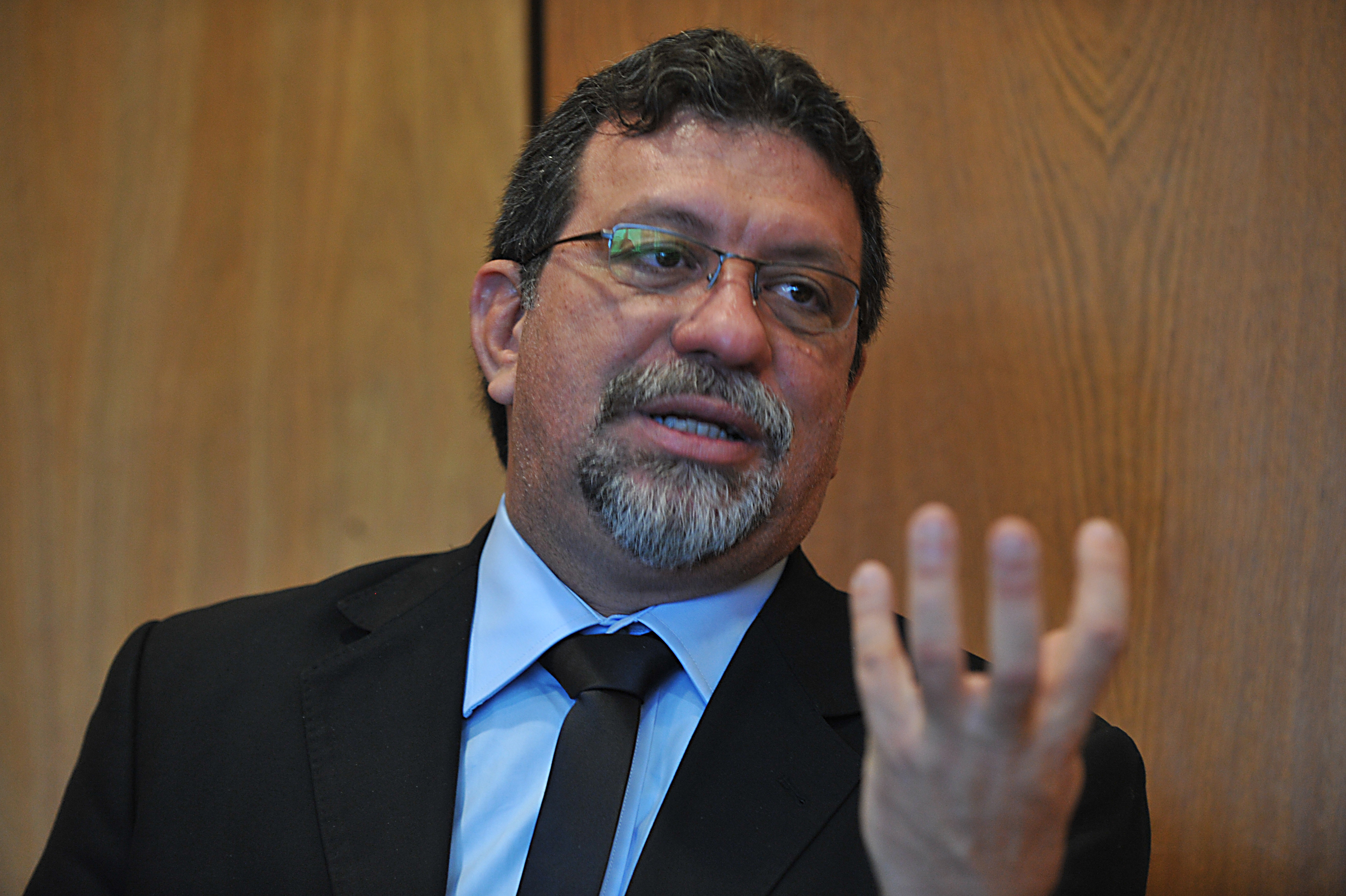 Florence: “De jeito nenhum [Dilma será rainha da Inglaterra com a nomeação de Lula para a Casa Civil]”. | FABIO RODRIGUES POZZEBOM / AB
r