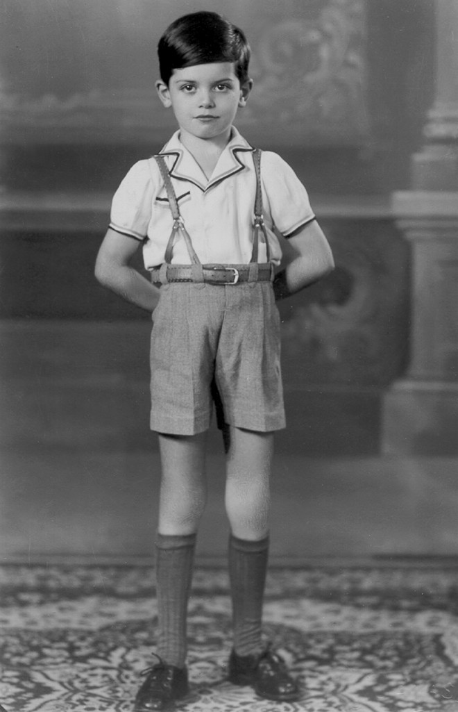 Em 1942, aos 6 anos, Cid Destefani nos tempos de suspensório. Contato com a fotografia começou em casa, um gosto da mãe, dona Josepha. | Cid Destefani/Acervo pessoal