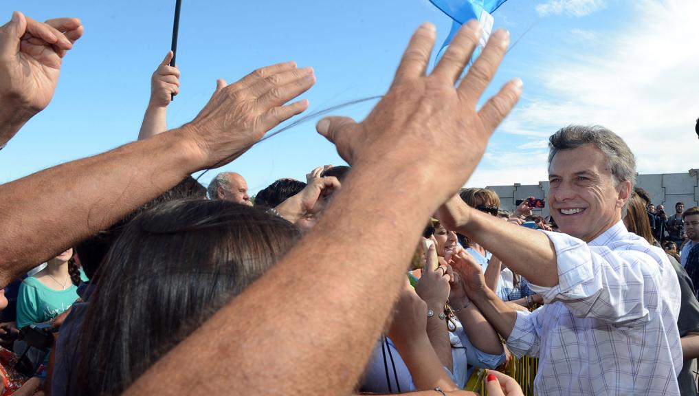 Mauricio Macri, presidente argentino, saúda populares | Casa Rosada/Fotos Públicas