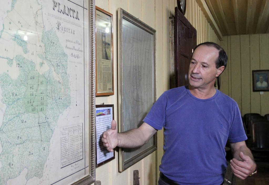 O pesquisador Arnoldo Monteiro Bach é responsável por manter um memorial sobrre a Colônia Cecília em Palmeira. | Luciano Mendes/Divulgação