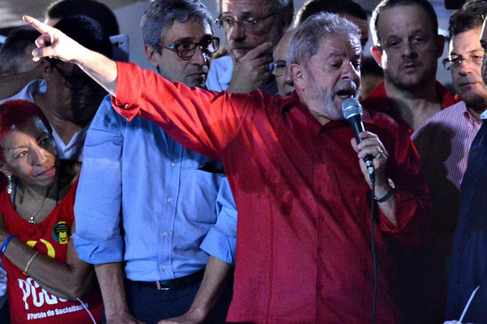 Lula falou para uma multidão na Avenida Paulista, em São Paulo. | Nelson Almeida/AFP
