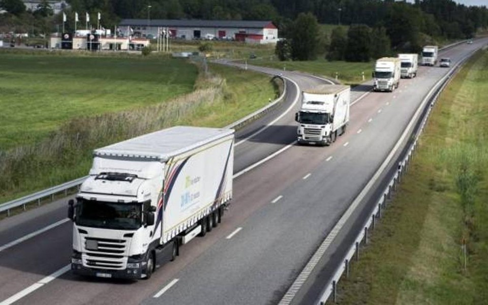 Montadoras vão testar comboio de caminhões semiautônomos em estradas da Europa O projeto da ACEA, que começa no início do mês que vem, contará com o apoio de seis montadoras | Divulgação/ACEA