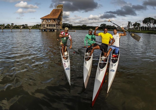 Altamiro Ceita, Buly Triste Afonso, Joaquim Lobo e Mussá Chamaune, os africanos que treinam em Curitiba em busca da vaga olímpica. | Daniel Castellano/Gazeta