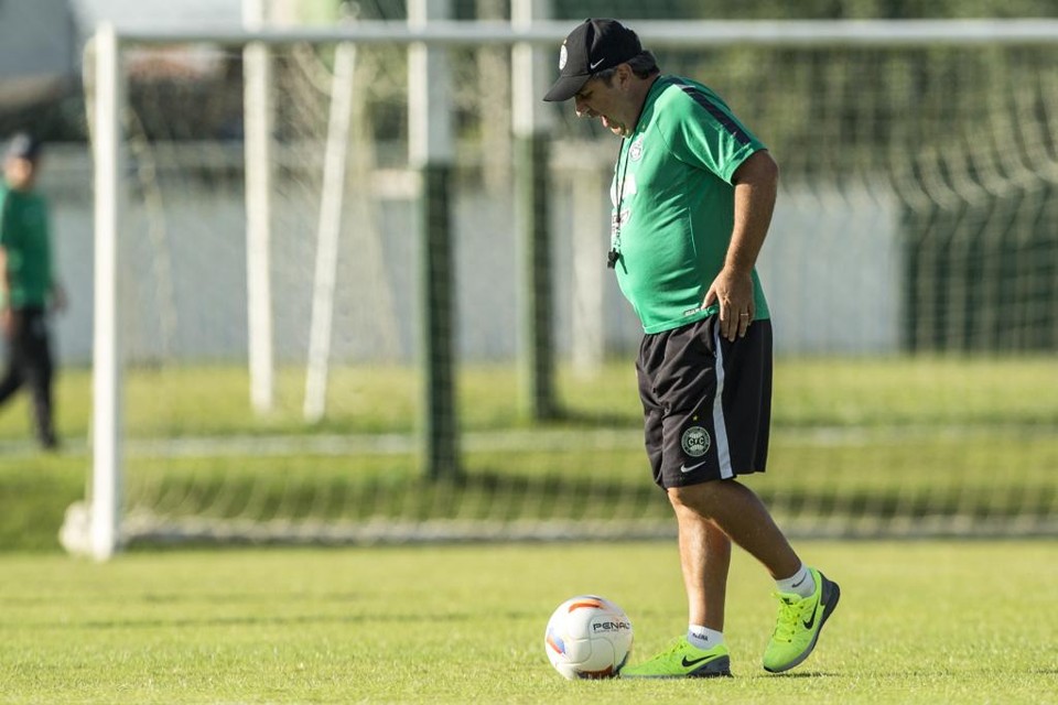 Kleina vê evolução no Coritiba, mas exige mais trabalho. | Marcelo Andrade/Gazeta do Povo