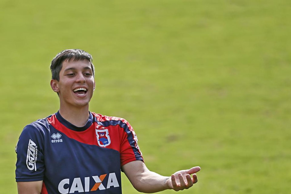 Sem ser aproveitado no Santos, Lucas Otávio volta ao Tricolor. | Albari Rosa/Gazeta do Povo