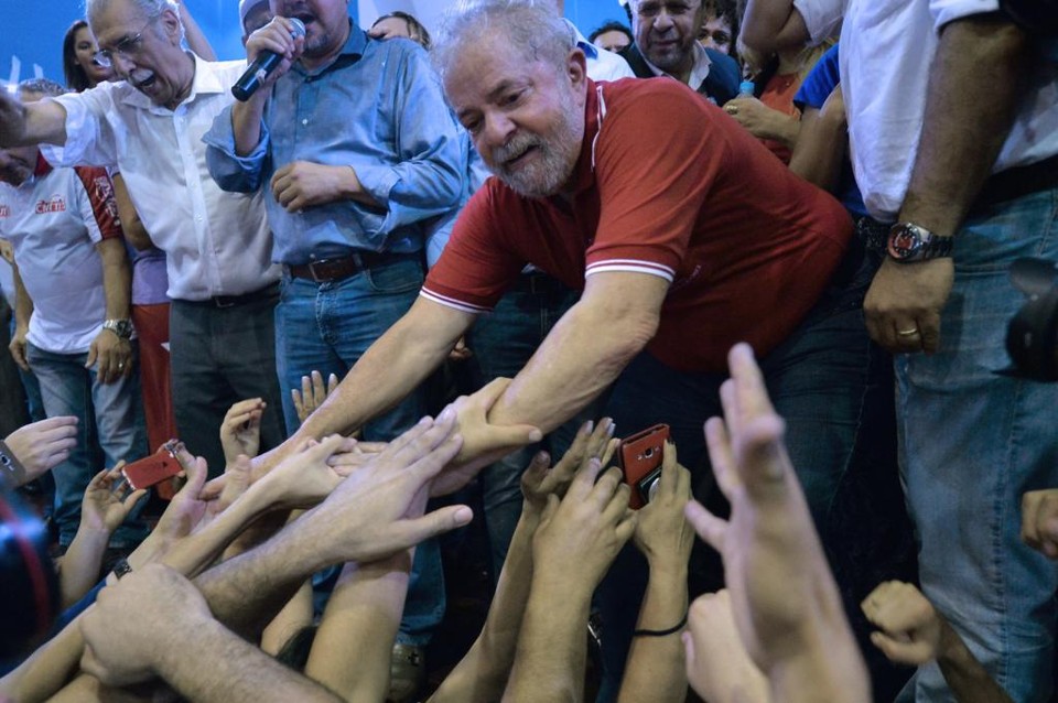 Lula tem a militância do PT ao seu lado. | Nelson Almeida/AFP