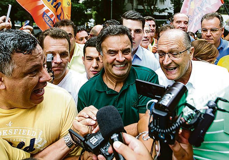 Aécio e Alckmin: aperto na Avenida Paulista. | Bruno Poletti/Folhapress