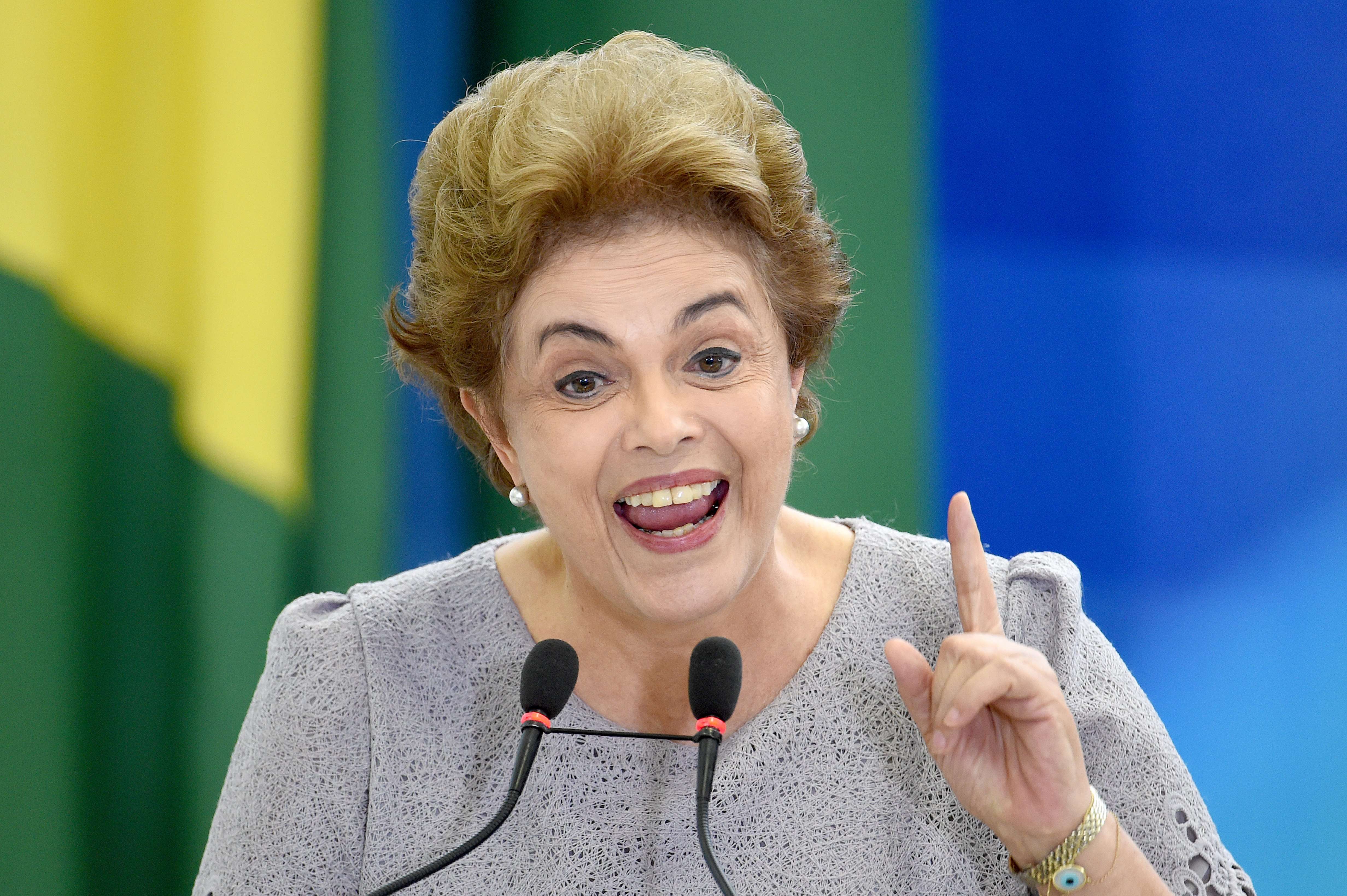 Dilma: “O que está em curso é um golpe contra a democracia”. | Andressa Anholete/AFP