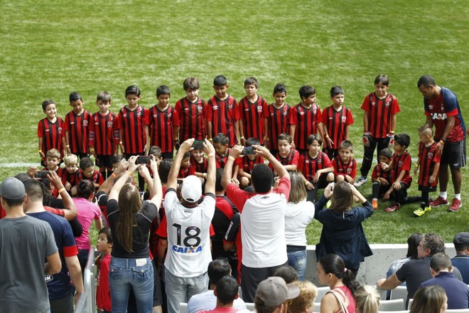 Atividade para criança no aniversário do Atlético. | Jonathan Campos/Gazeta do Povo