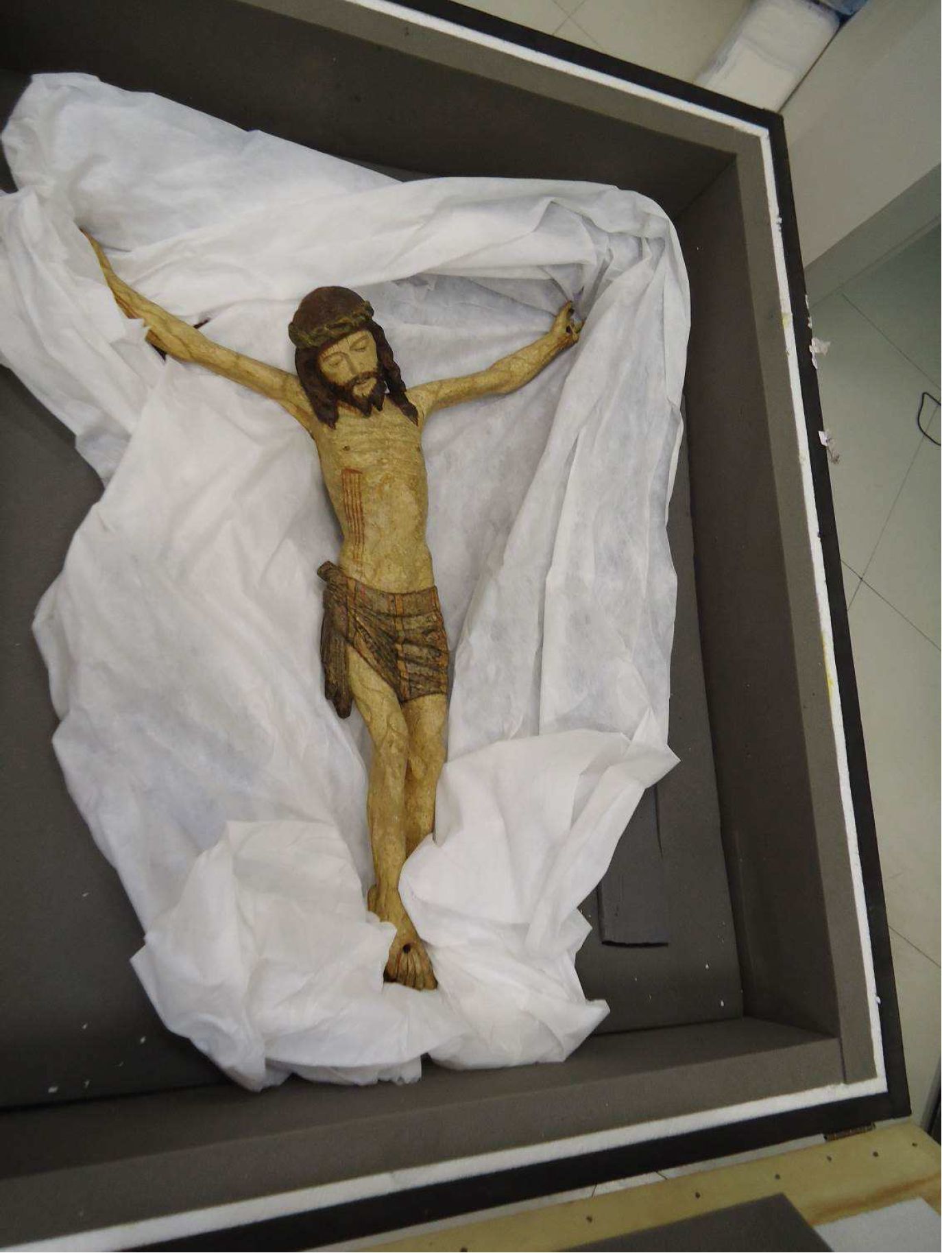 Crucifixo barroco é o novo foco da polêmica em torno dos bens do ex-presidente Lula. | Divulgação