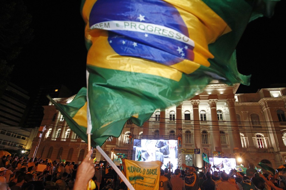 “Os gritos de insatisfação dos milhões de brasileiros que  foram às ruas tiveram ressonância na Câmara Federal” | Antônio More/Gazeta do Povo