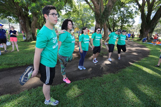 Ciclistas se preparam a largada. | Ivonaldo Alexandre/Gazeta do Povo