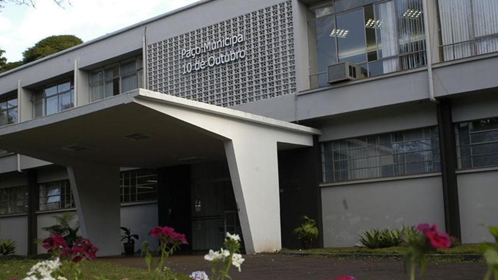 Sede da prefeitura de Campo Mourão: Executivo local volta a ser envolver em polêmica. | Divulgação