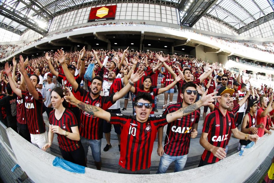 Torcida do Atlético já sabe o quanto custará para assistir a primeira partida da final do Paranaense. | Daniel Castellano/Gazeta do Povo