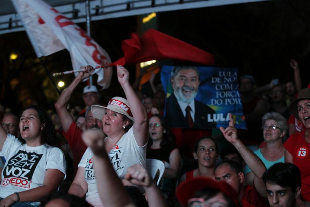 Ato ocorreu na Praça Rui Barbosa | Jonathan Campos/Gazeta do Povo