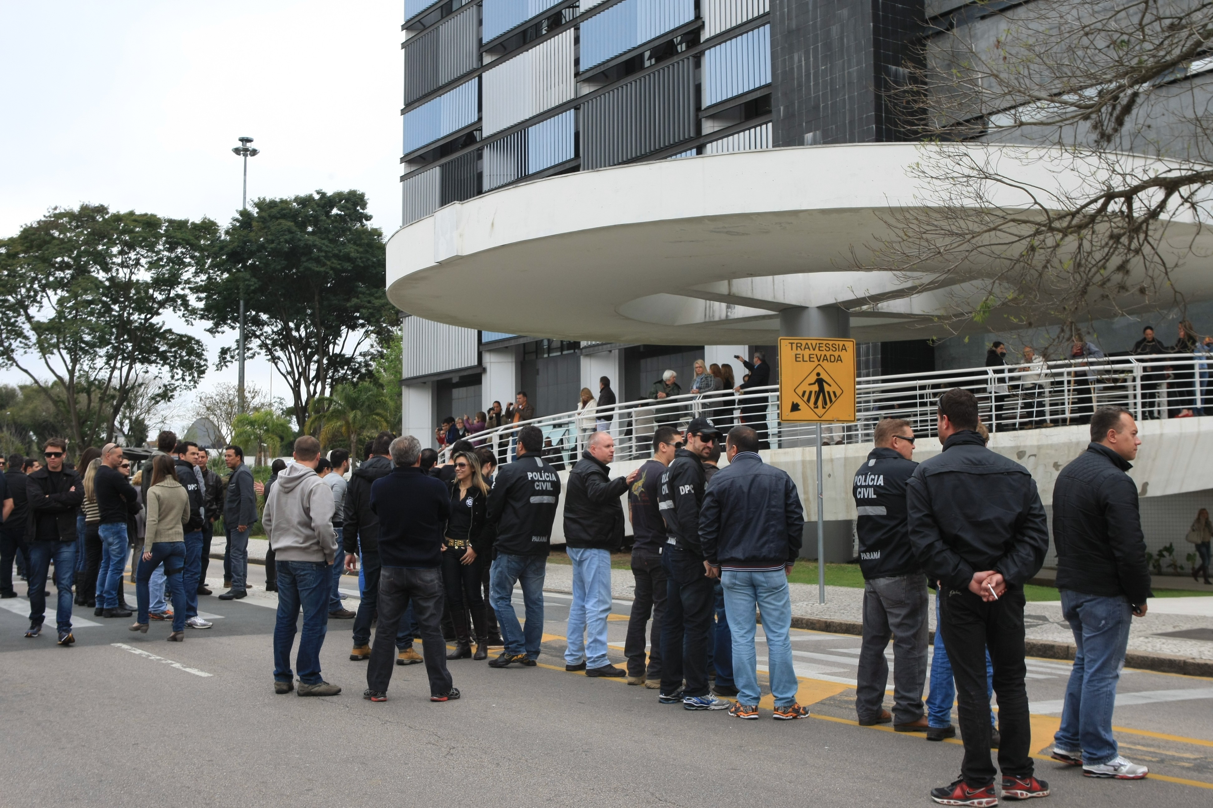 Velório do policial em Curitiba, em 2013 | Aniele Nascimento/Aniele Nascimento