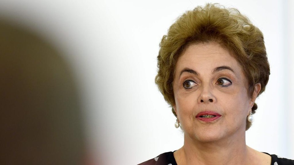 Isolamento da presidente Dilma Rousseff dificultaria governo mesmo sem impeachment. | Evaristo Sá/AFP