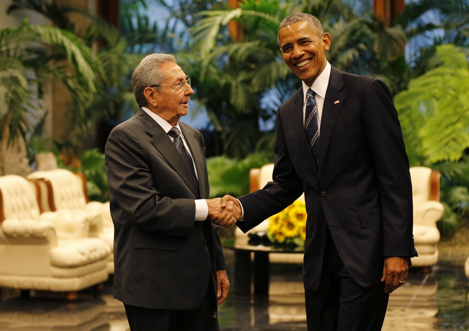 Raul Castro e Barack Obama durante recente encontro: relações diplomáticas retomadas no fim de 2014. | Cuba Debate/Fotos Públicas