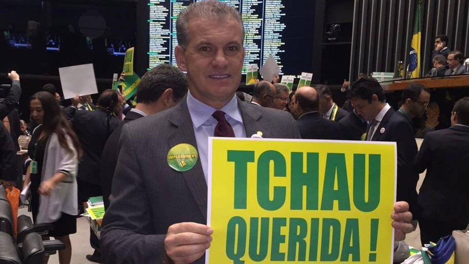 Evandro Roman, do PSD, transitou com a família no Salão Verde e no plenário da Câmara. | Reprodução/Facebook