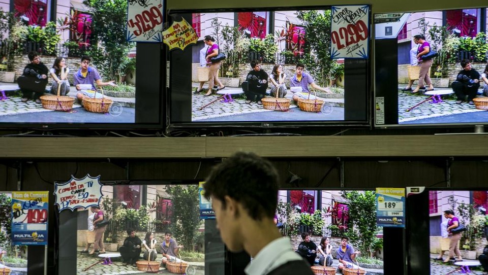Em 2014 existiam 106,8 milhões de televisores nos lares do país, o equivalente a uma TV para cada dois habitantes do país | Marcelo Andrade/Arquivo Gazeta do Povo