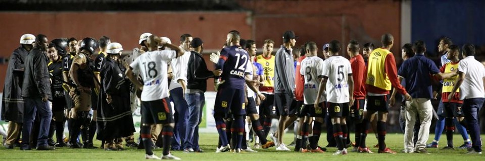 Weverton, goleiro do Atlético,pode ficar até seis jogos fora do time dependendo do julgamento dessa terça. | Marcelo Andrade/Gazeta do Povo