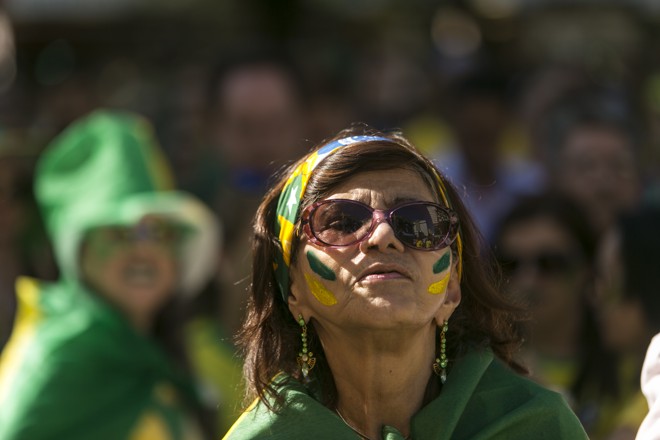 Rosto pintado: Praça Santos Andrade foi o reduto dos favoráveis ao impedimento | Marcelo Andrade/Gazeta do Povo