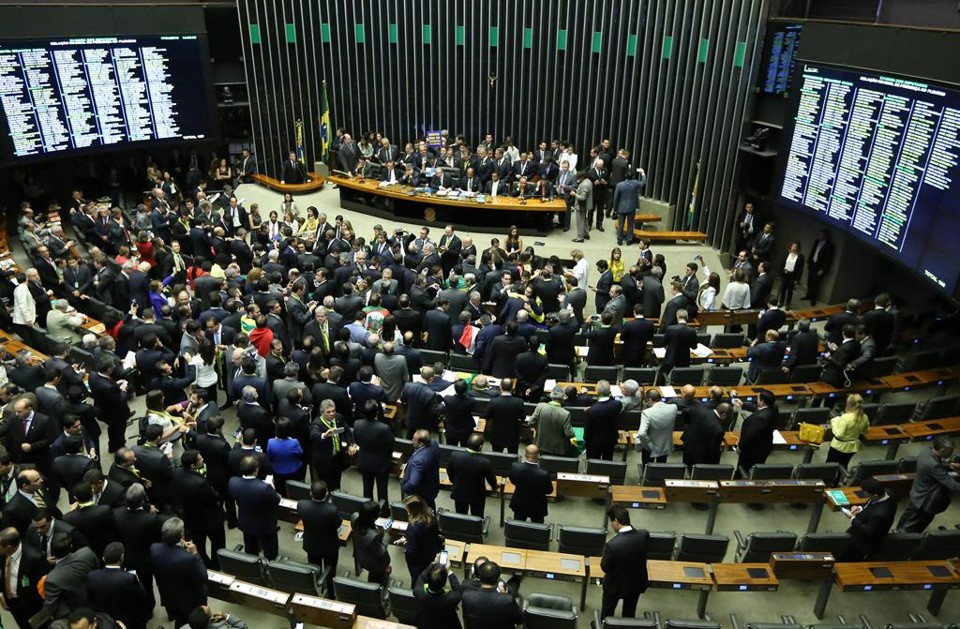 Sessão que votou o pedido de impedimento de Dilma: governo teve que lutar voto a voto e saiu derrotado. | Antonio Augusto /Câmara dos Deputados