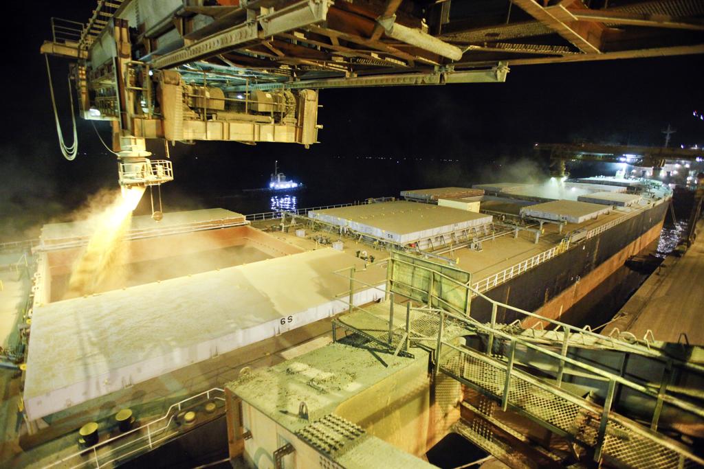 Portos receberam enxurrada de grãos nos primeiros meses de 2016. | ANDRE RODRIGUES/ANDRE RODRIGUES