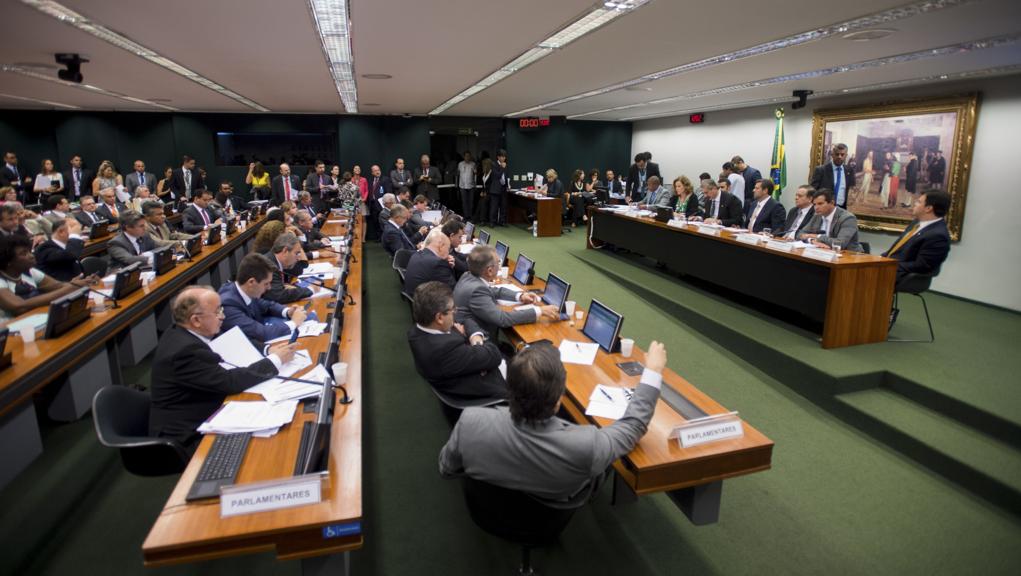 Comissão do impeachment terá discursos de lideranças antes da votação. | Marcelo Camargo/Agência Brasil