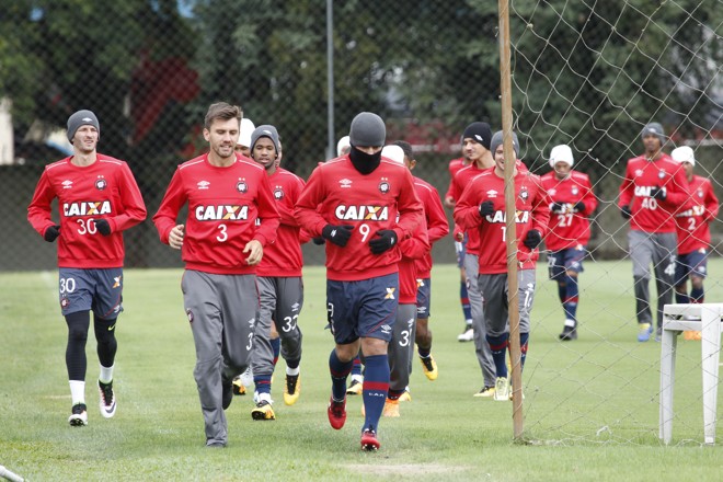Atletas do Atlético focados já na final do Paranaense contra o Coritiba. | Aniele Nascimento/Gazeta do Povo