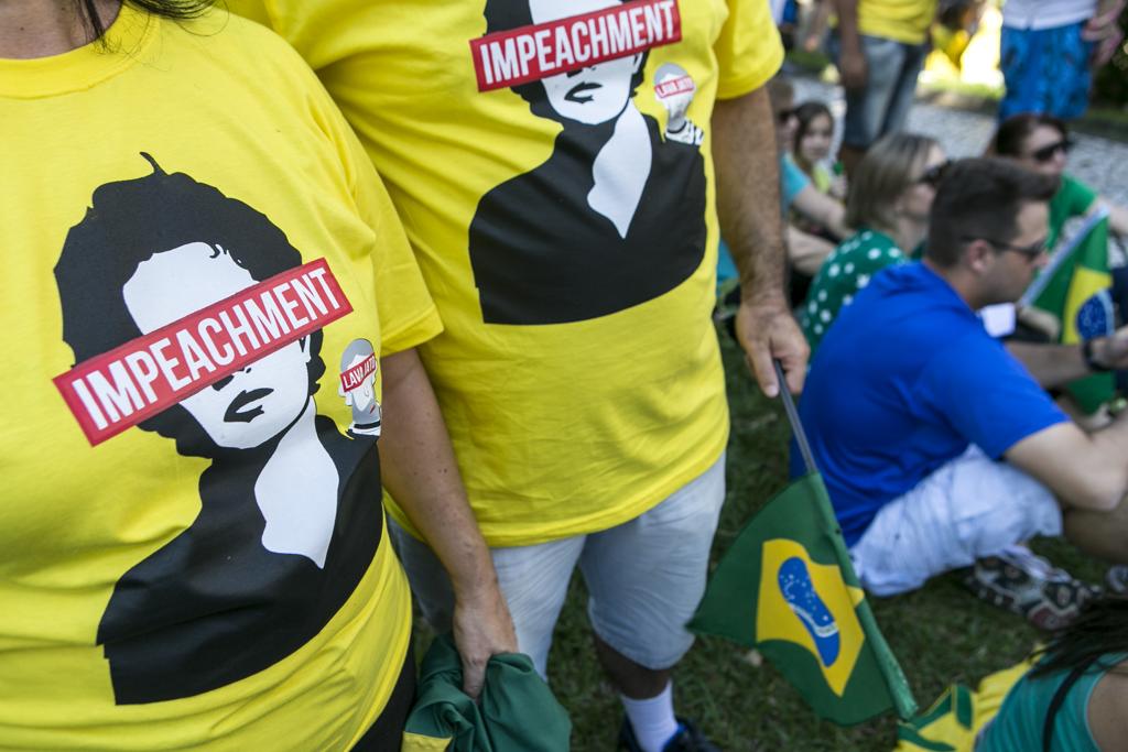 Protesto contra Dilma em Curitiba. | Marcelo Andrade/Gazeta do Povo