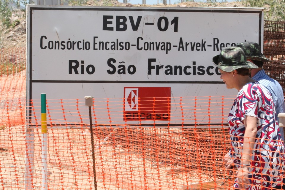 Obra do PAC no Rio São Francisco: efeito limitado sobre o PIB. | Alan Marques/ Folhapress