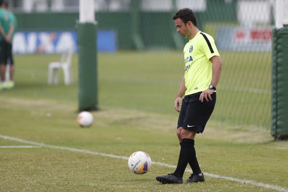 O lateral Juan é o jogador do Coritiba com mais conquistas estaduais no currículo: quatro, um Paulista e três Cariocas. | Henry Milleo/Gazeta do Povo