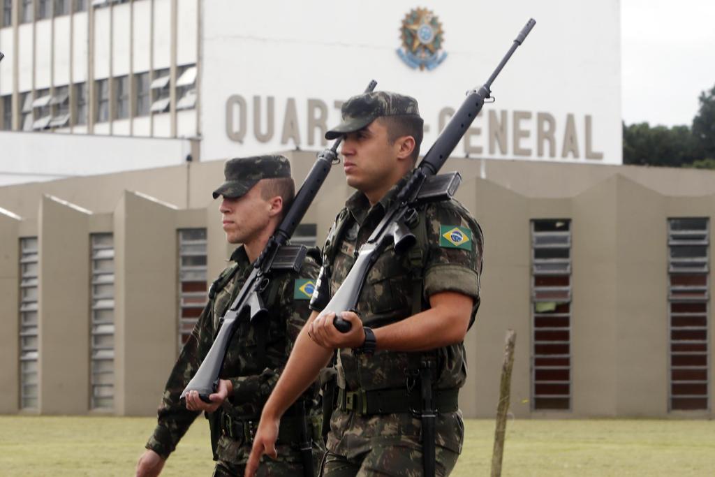 Em reunião com Michel Temer (PMDB), deputado Marcos Montes (PSD-MG) disse que pedir intervenção não remete à ditadura militar | ALBARI ROSA/Gazeta do Povo
