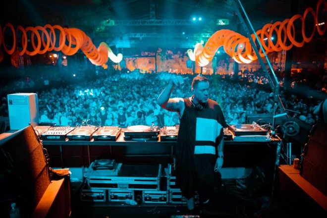 DJ Renato Ratier ao fim da sua apresentação no palco Warung Stage | Gustavo Remor/Divulgação