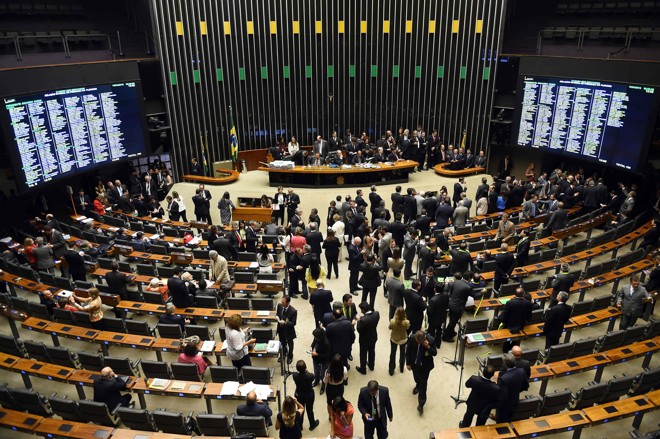 Vista da Câmara dos Deputados, em Brasília, enquanto é dado início na sessão que irá decidir se a presidente Dilma deixará o governo. | EVARISTO SA/AFP