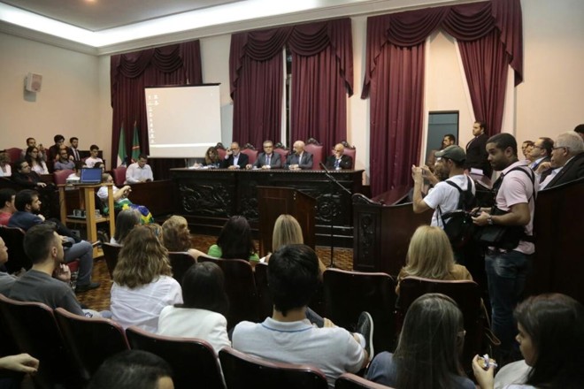 Ato em apoio ao juiz Sergio Moro na Universidade Federal do Paraná. | Pedro Serapio Gazeta do Povo