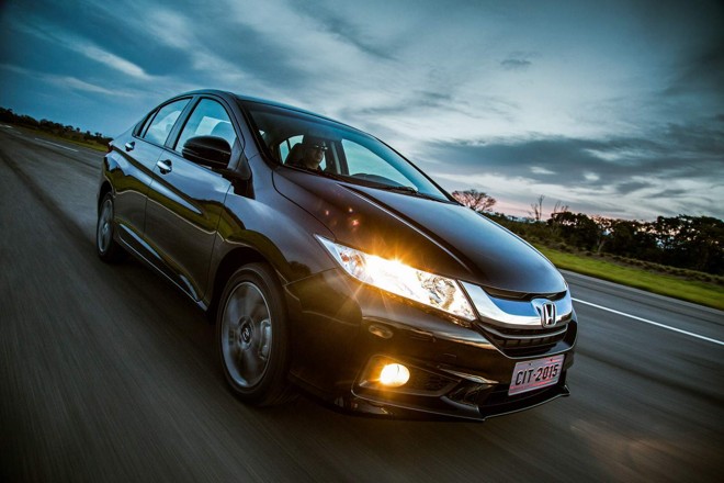 HONDA CITY 1.5. Consumo: 8,6/10,3 km/l (cidade/estrada) com etanol; 12,4/14,6 km/l (cidade/estrada) com gasolina. Potência: 115/ 116 cv. Câmbio: manual de 5 marchas. Preço: R$ 59.400 |
