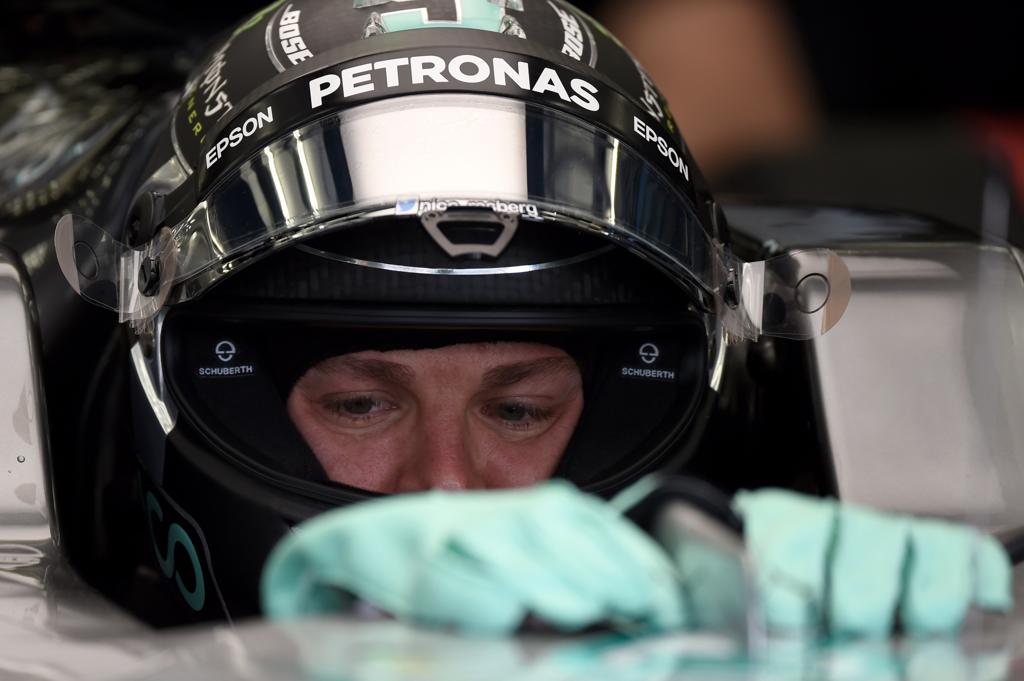 Nico Rosberg foi o destaque dos treinos livres desta sexta-feira no Bahrein. | MohammedalL-Shaikh/AFP