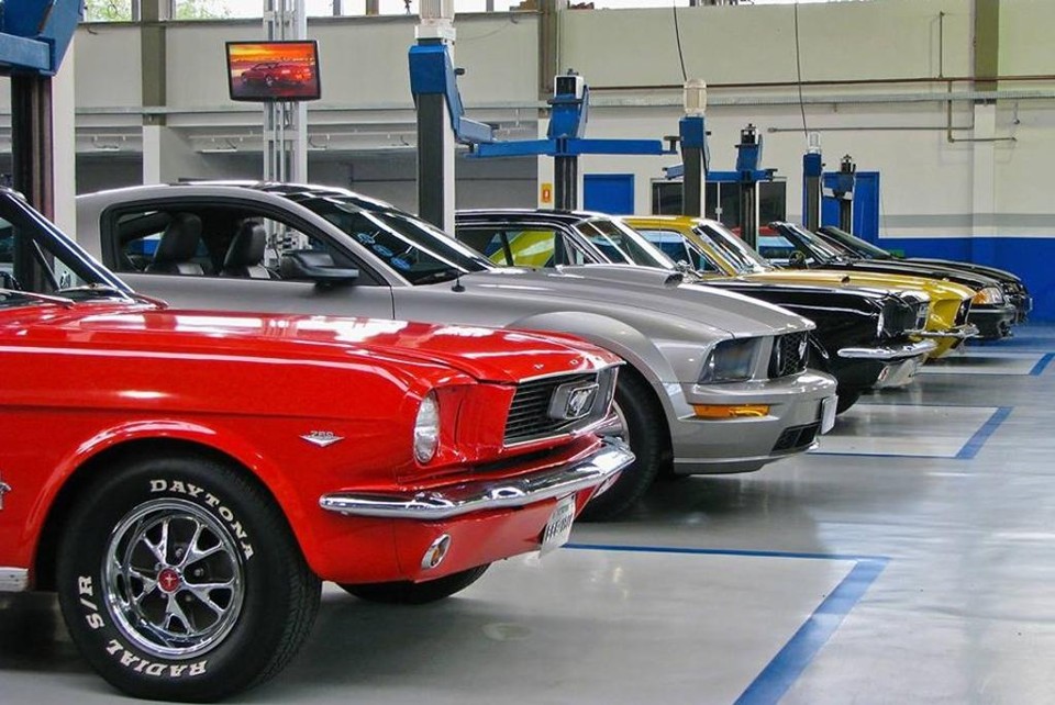 A Ford Metropolitana receberá o tradicional Mustang Meeting, com modelos de 1964 a 2015 desfilando pela concessionária. | Ausguto Nishimori/ ctbaexotics.com