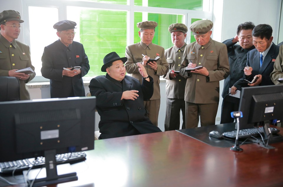 O governo de Kim Jong-un tem procurado ressaltar os sucessos de seu programa nuclear, mas especialistas contestam as informações relativas a testes. | KCNA/AFP
