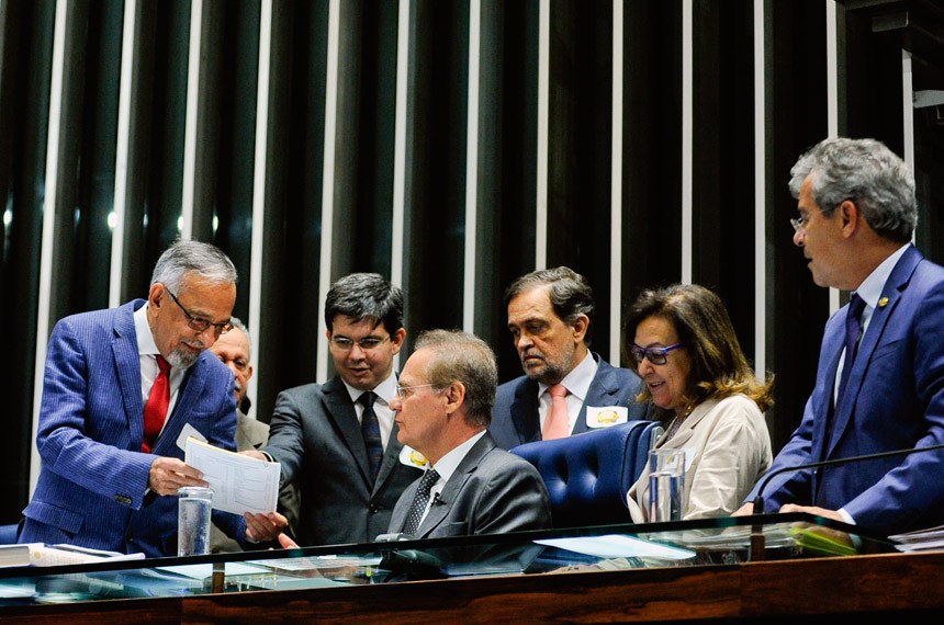 Senadores propõe nova eleição para o cargo de presidente: pleito ocorreria no dia 2 de outubro |