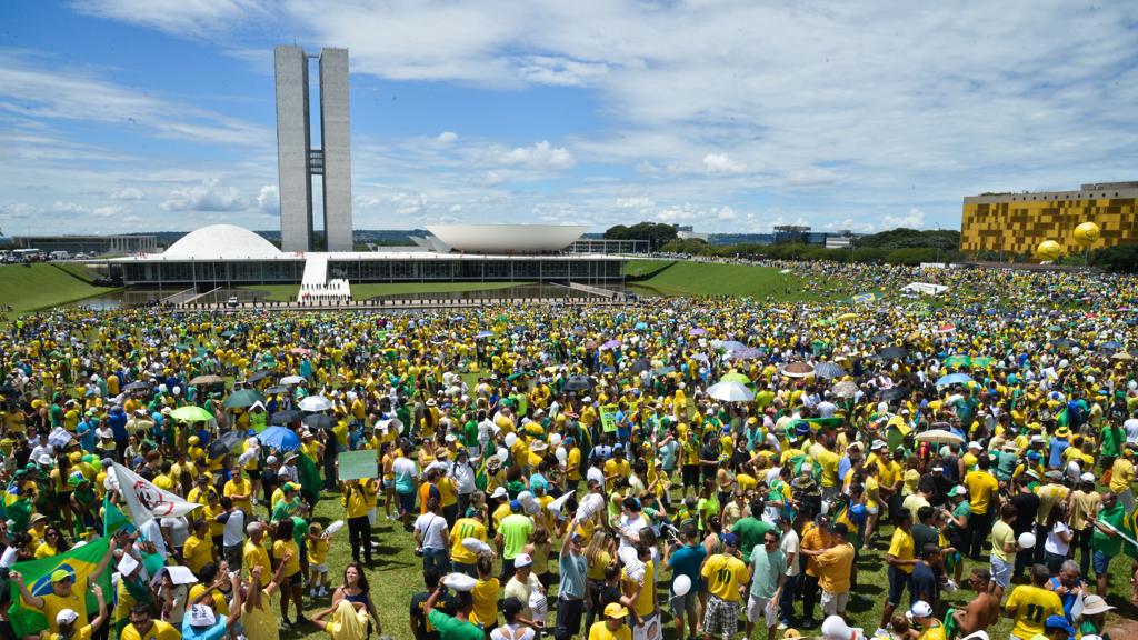 Manifestação na Esplanada contra a presidente Dilma, neste ano | Wilson Dias/Agência Brasi