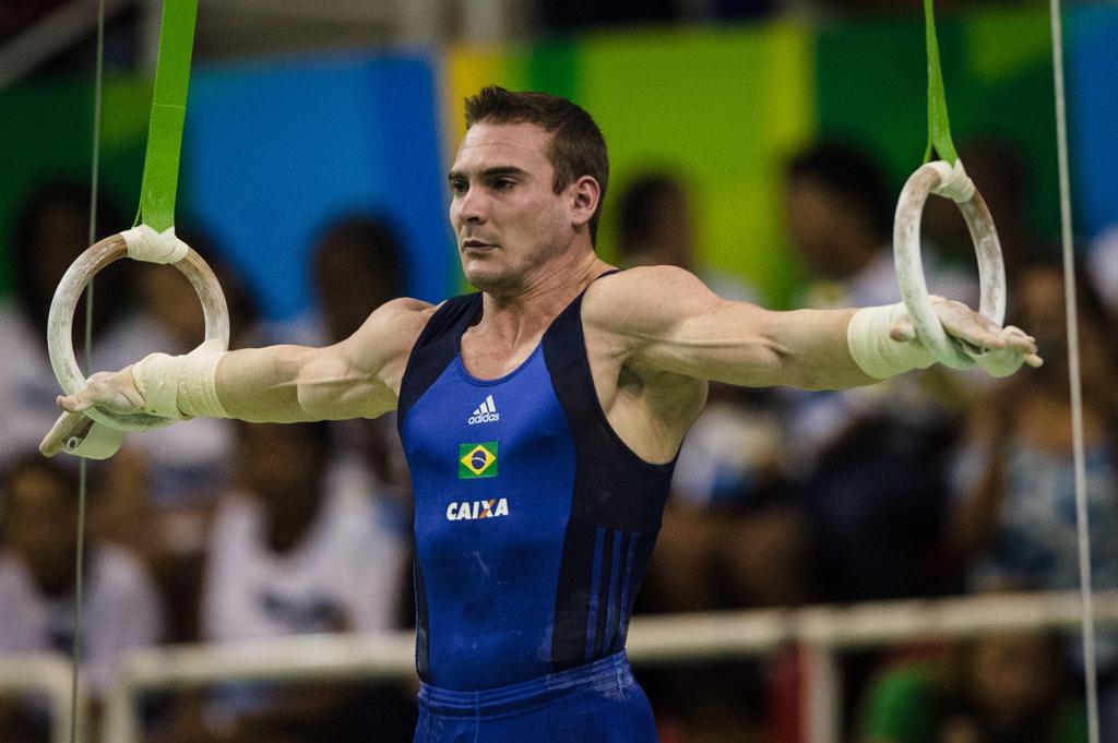O brasileiro Arthur Zanetti venceu o evento-teste da Olimpíada do Rio em duelo particular com o grego Eleftherios Petrounias. | Yasuyoshi Chiba/AFP