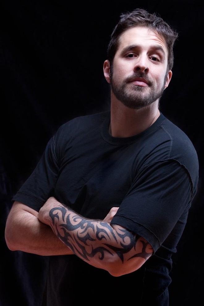 Além de gostar de MMA, o humorista Rafinha Bastos entende do esporte. Tanto que já apresentou um programa de entrevistas na internet só com lutadores. | Divulgação