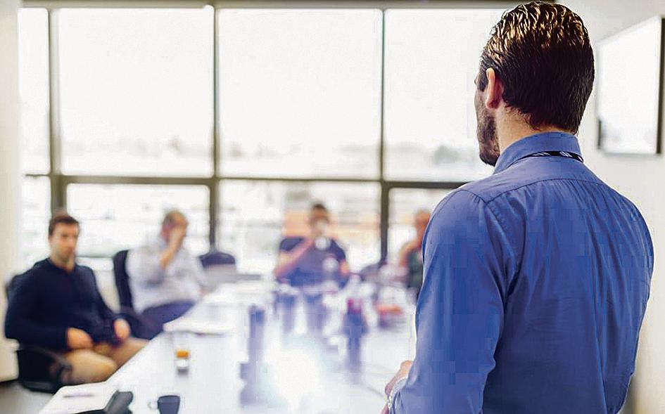 Hoje, há uma “seniorização” de empresas, que preferem profissionais escolados. | Big Stock