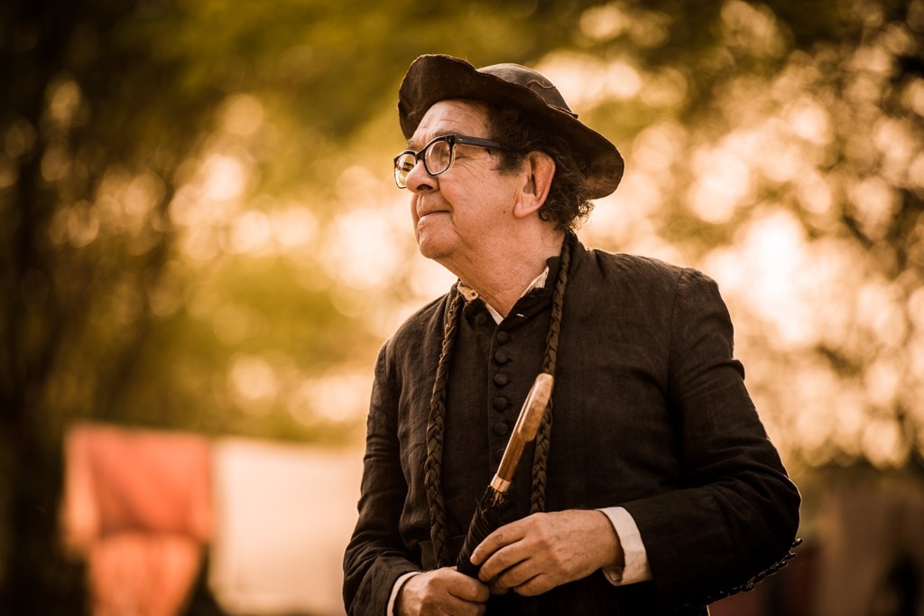 Magnani vivia o Padre Romão em “Velho Chico”.