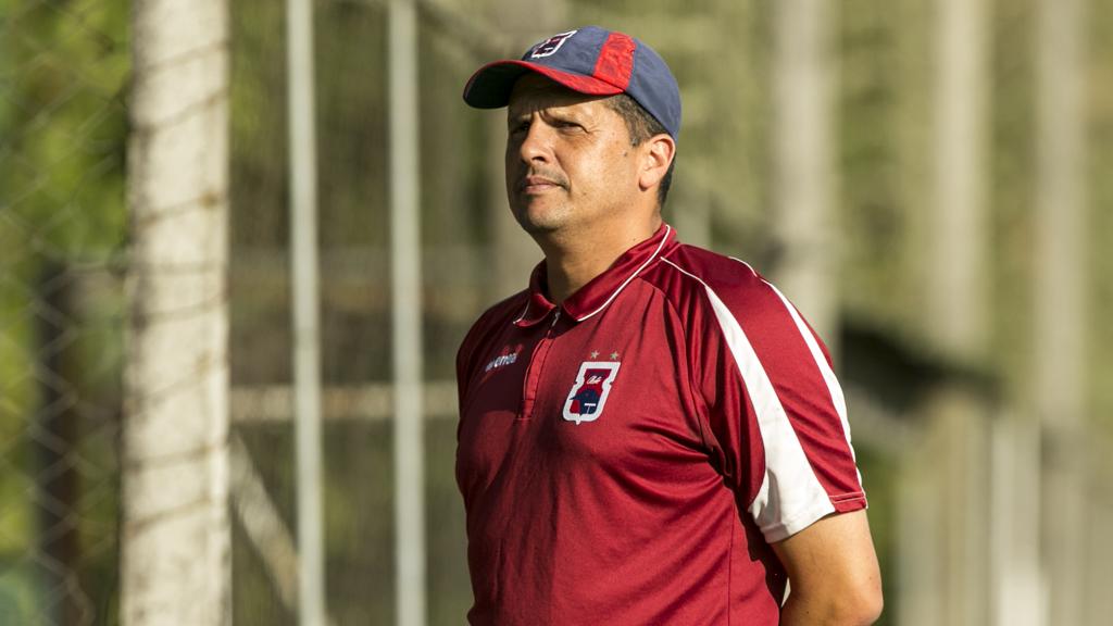 Técnico Claudinei Oliveira destaca a importância do jogo contra o Estanciano-SE pela Copa do Brasil. | Marcelo Andrade/Gazeta do Povo