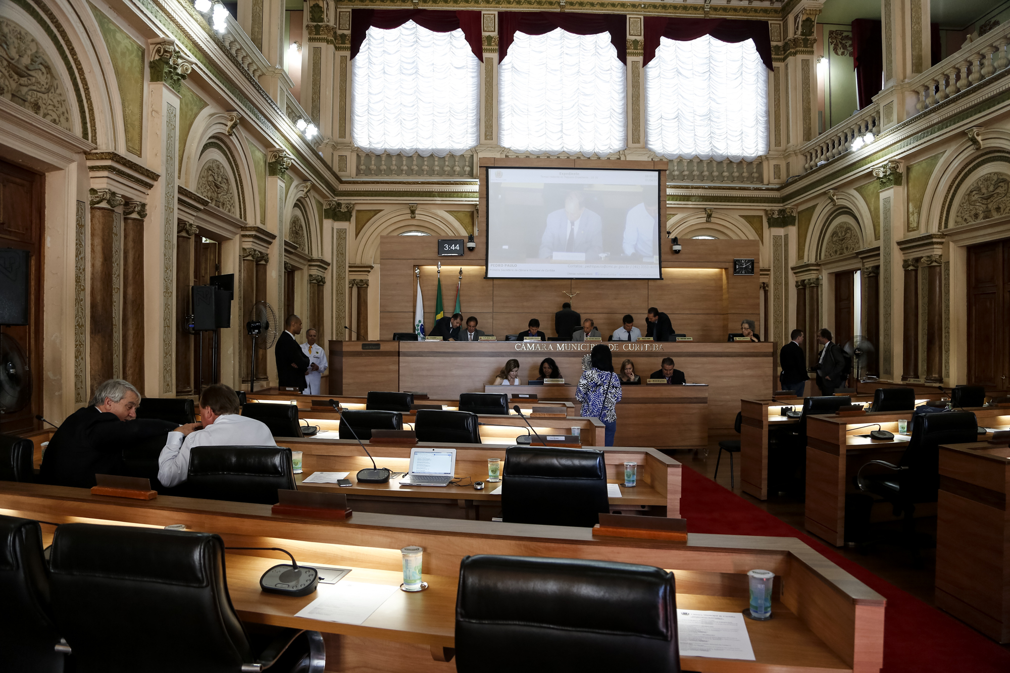 Sessão da Câmara em que a homenagem foi aprovada: um único voto contrário. | Henry Milleo/Gazeta do Povo