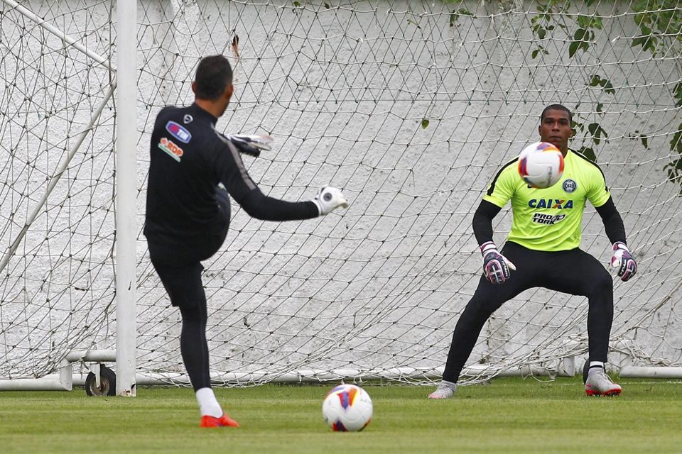 Com a ausência do goleiro Wilson, lesionado, Elisson seguirá como titular do Coritiba contra o Toledo. | Antônio More/Gazeta do Povo